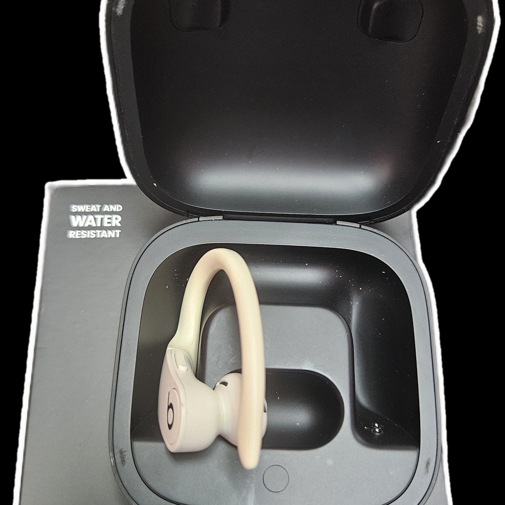 Beats by Dre Wireless Earbuds - Cream and Black